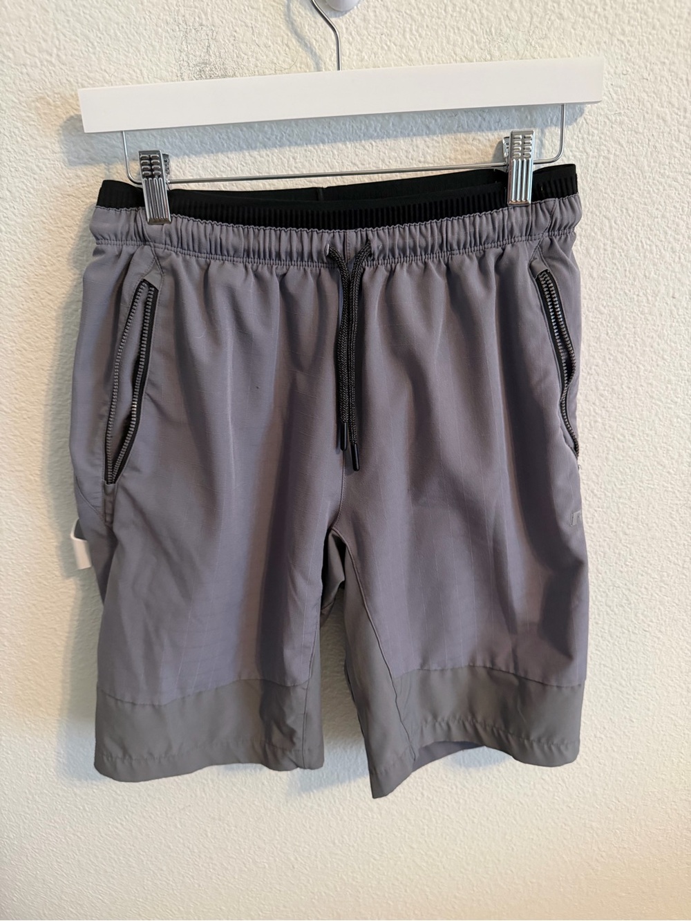 Russell Athletic Men's Gray Drawstring Athletic Shorts